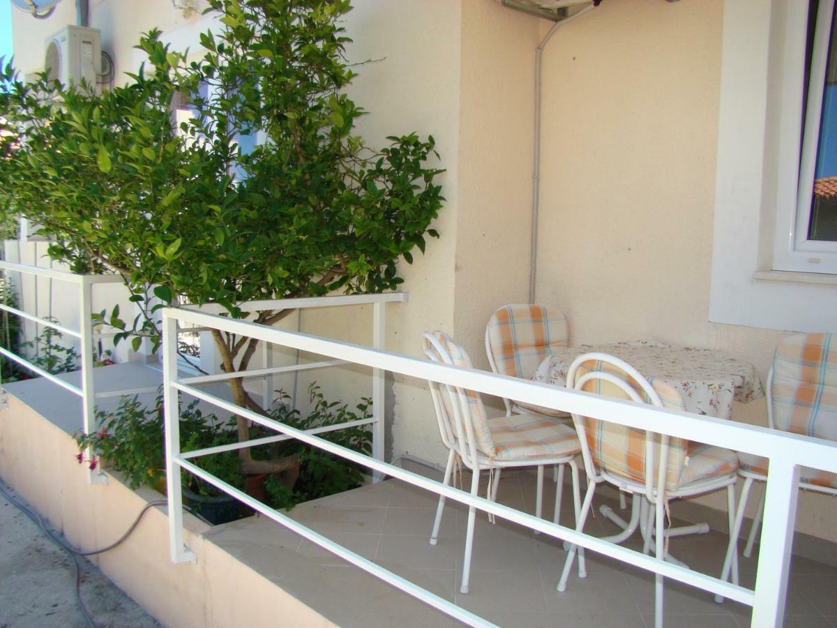 Apartments Ada Tučepi Exterior foto
